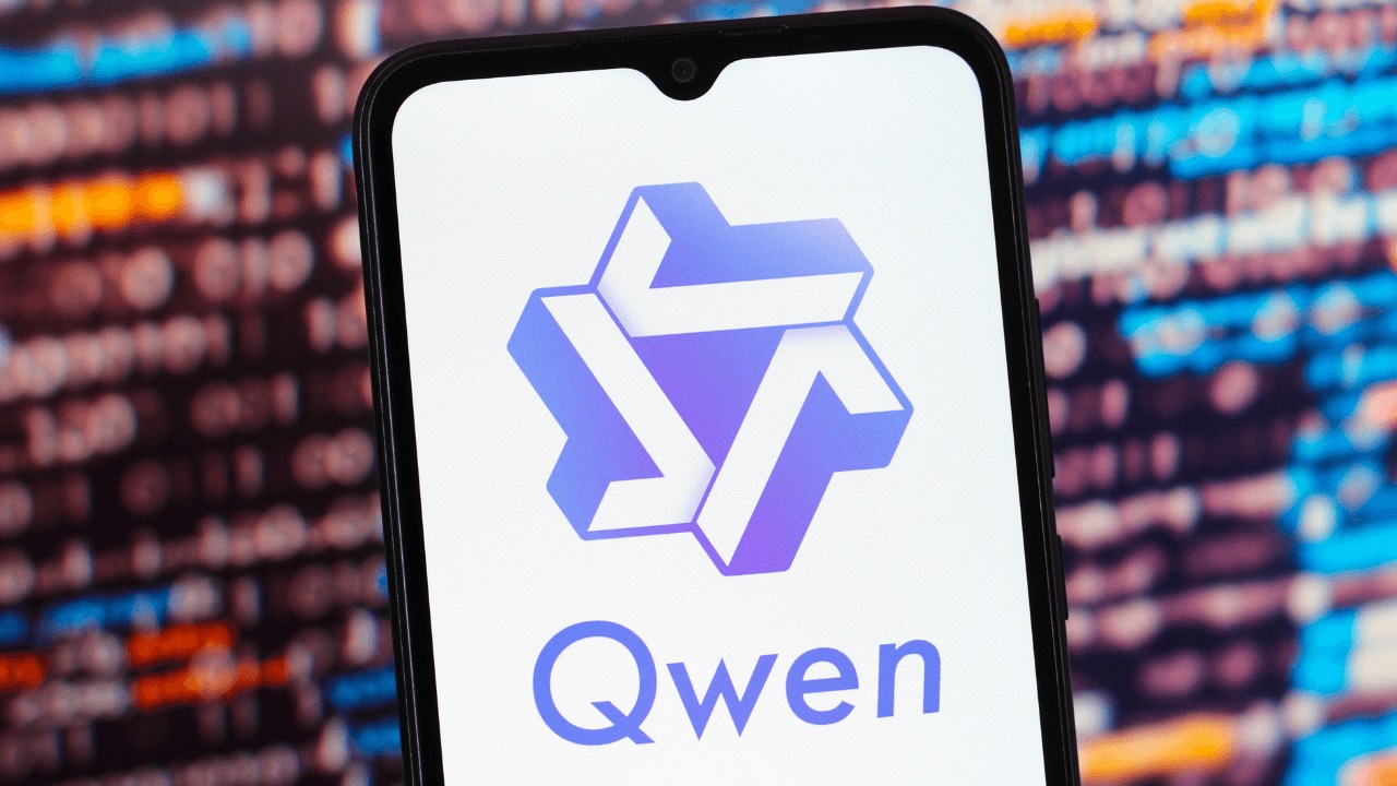 Исследование: Qwen3-Coder создаёт менее безопасный код для заказчиков из США и Гонконга