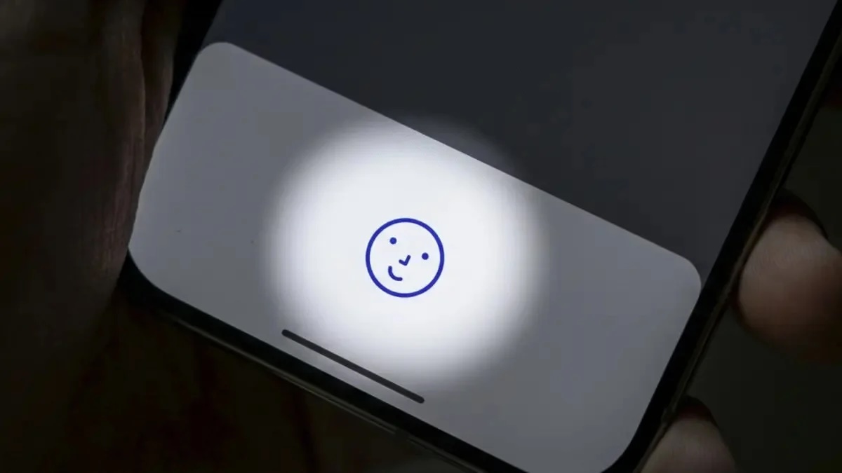 Google тестирует Face Active Illumination для разблокировки по лицу в темноте
