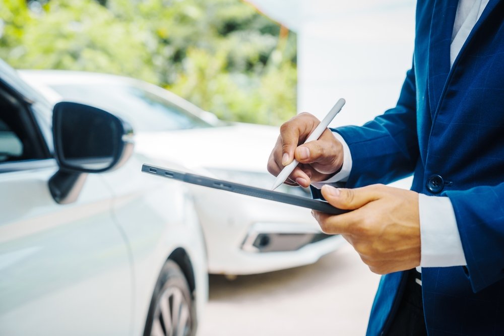 Продажи новых легковых автомобилей в России за неделю снизились на 12,8%