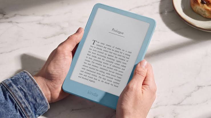 Amazon переименовала Kindle Unlimited в Kindle+ и добавила ИИ-озвучку книг