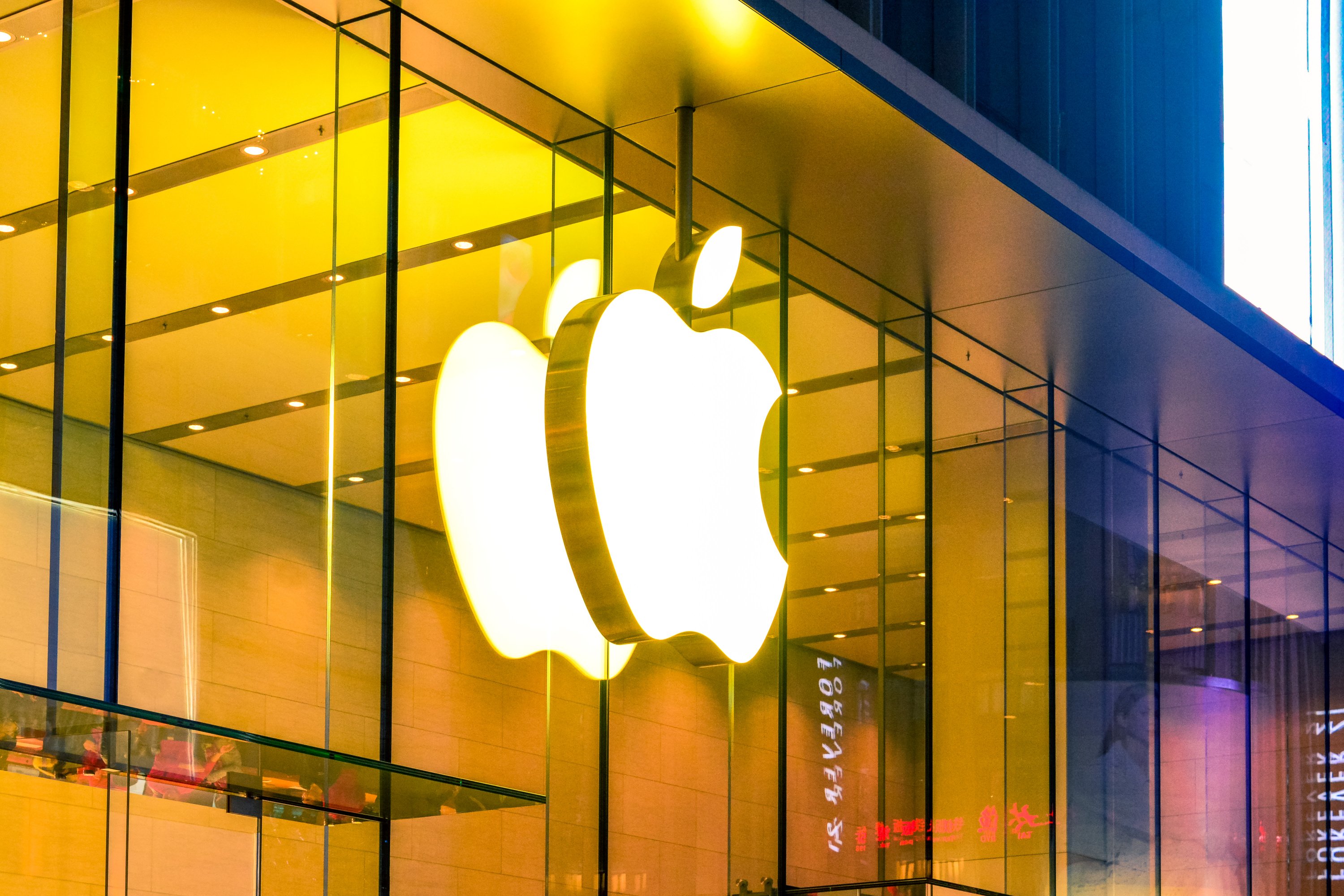 Спрос на складной iPhone Duo в России оказался штучным
