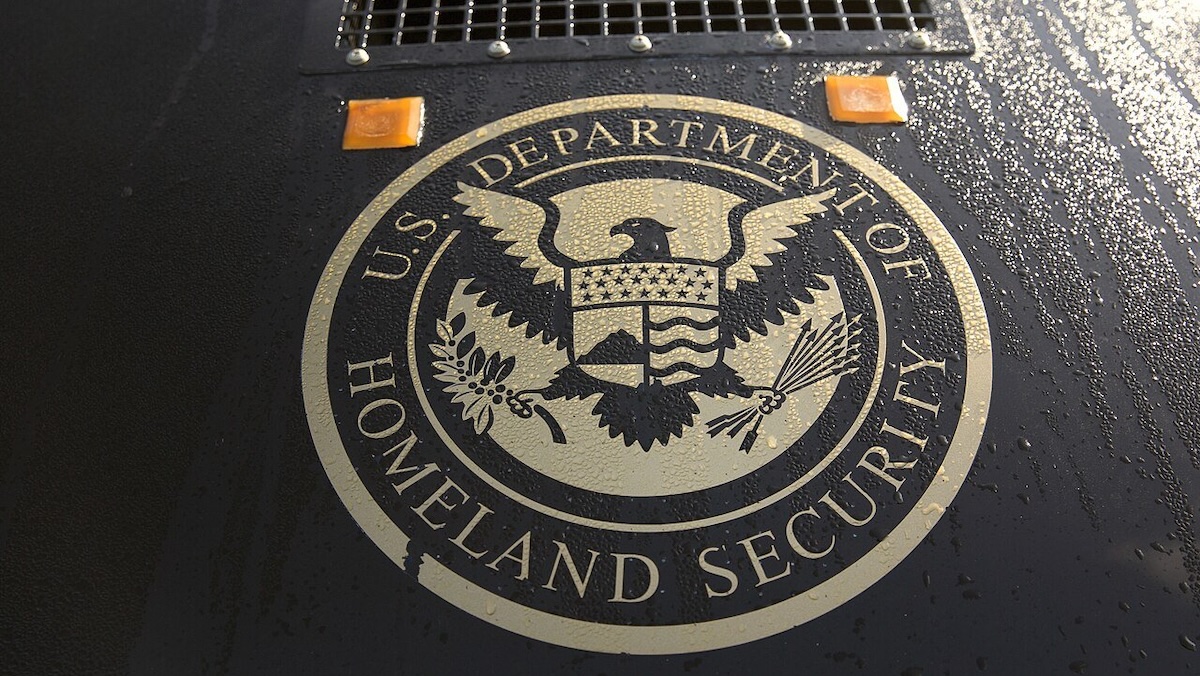DHS предписало федеральным ведомствам США удалить DeepSeek из IT-систем