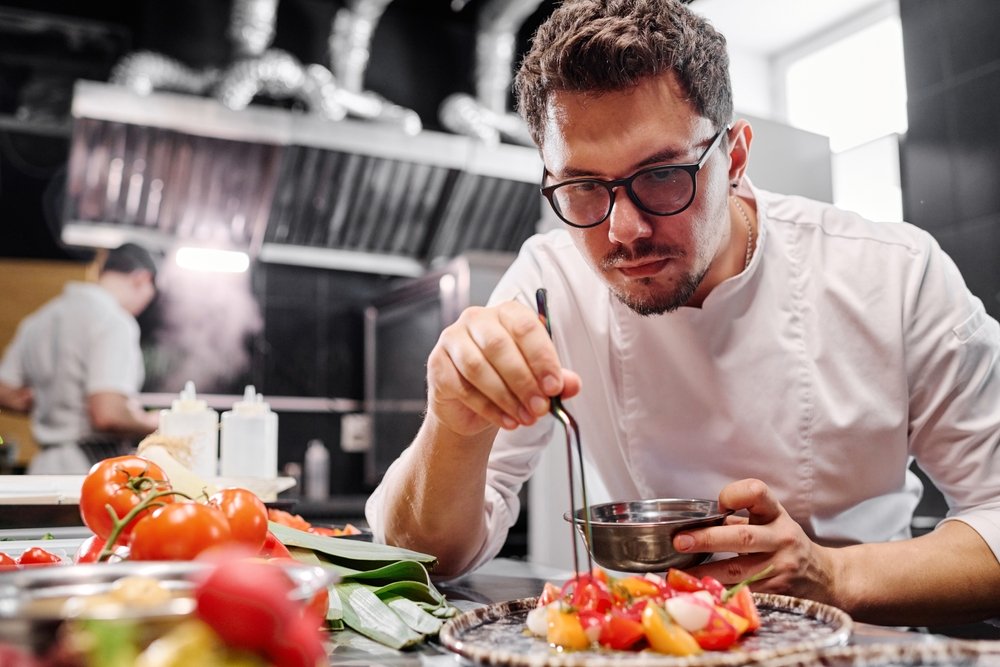 Иллюзия роста: оборот HoReCa вырастет до 6 трлн рублей за счёт инфляции и среднего чека