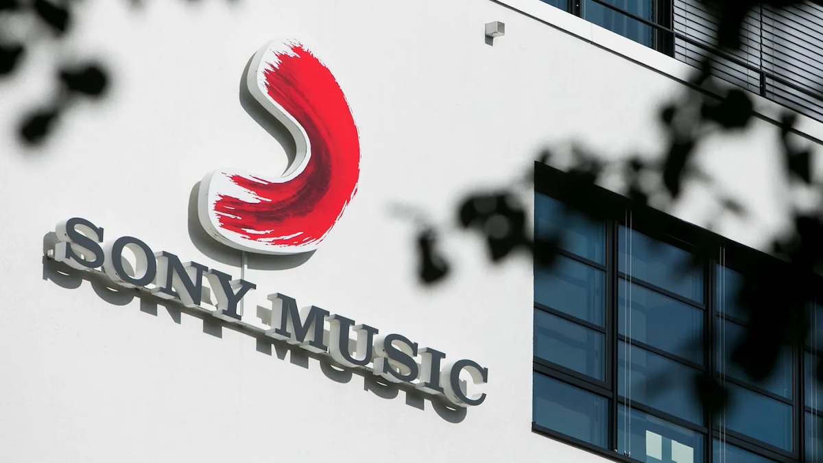 Sony Music потребовала удалить 260 тысяч ИИ-треков, имитирующих известных артистов