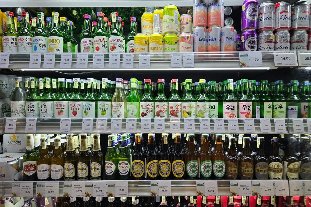 Продажи слабоалкогольной продукции в России упали на 58%