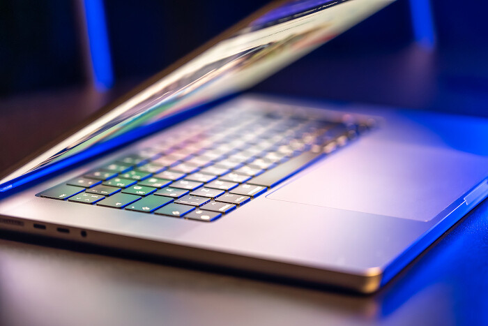 Новые правила сертификации сократили ассортимент ноутбуков Apple, HP и Dell в России